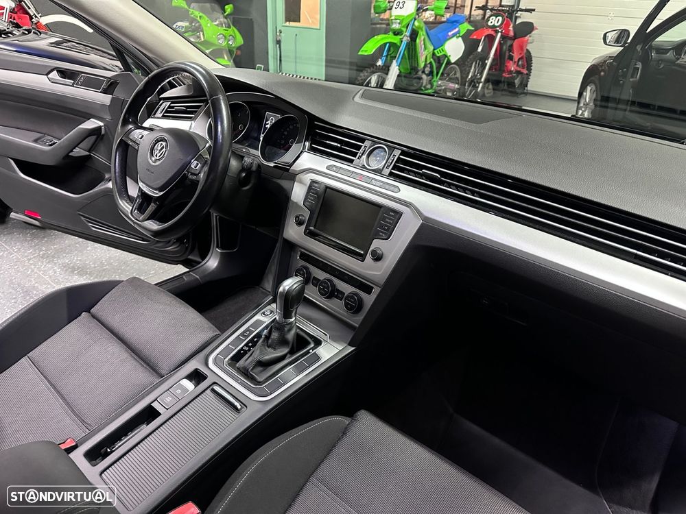 VW Passat Variant 2.0 TDi Confortline DSG - 16