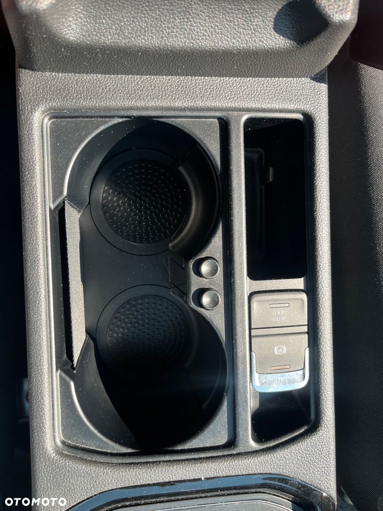 Volkswagen Touran 2.0 TDI SCR DSG Trendline - 31