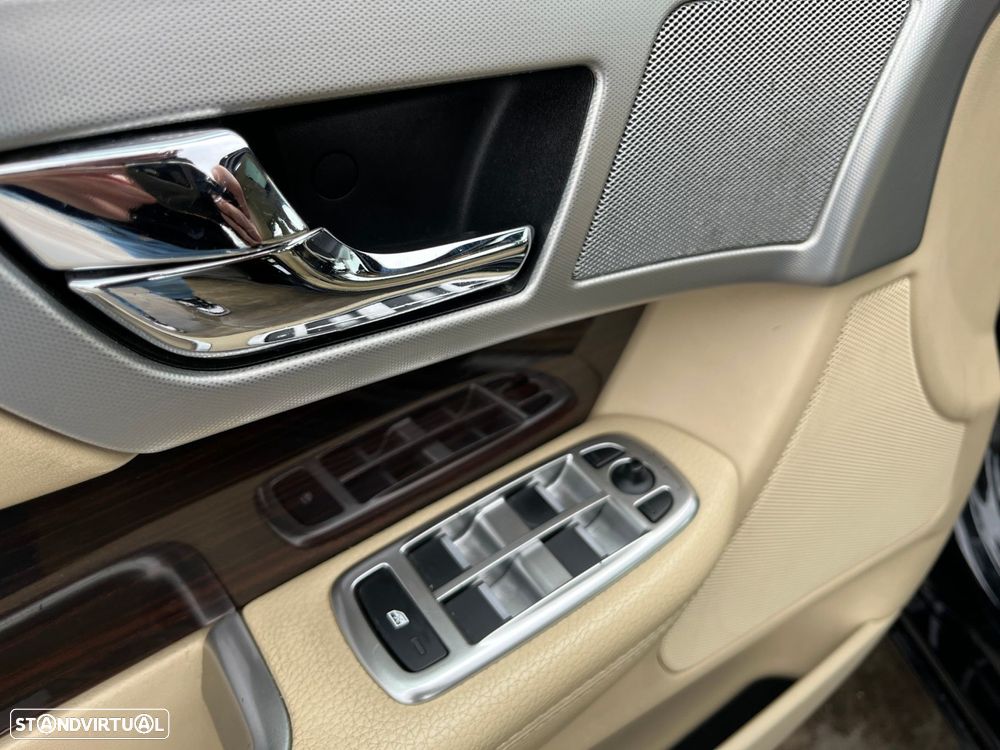 Jaguar XF 2.2 D Luxury - 15