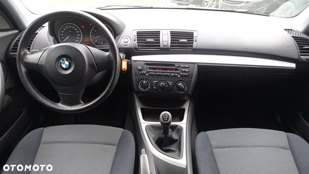 BMW Seria 1 116i - 38