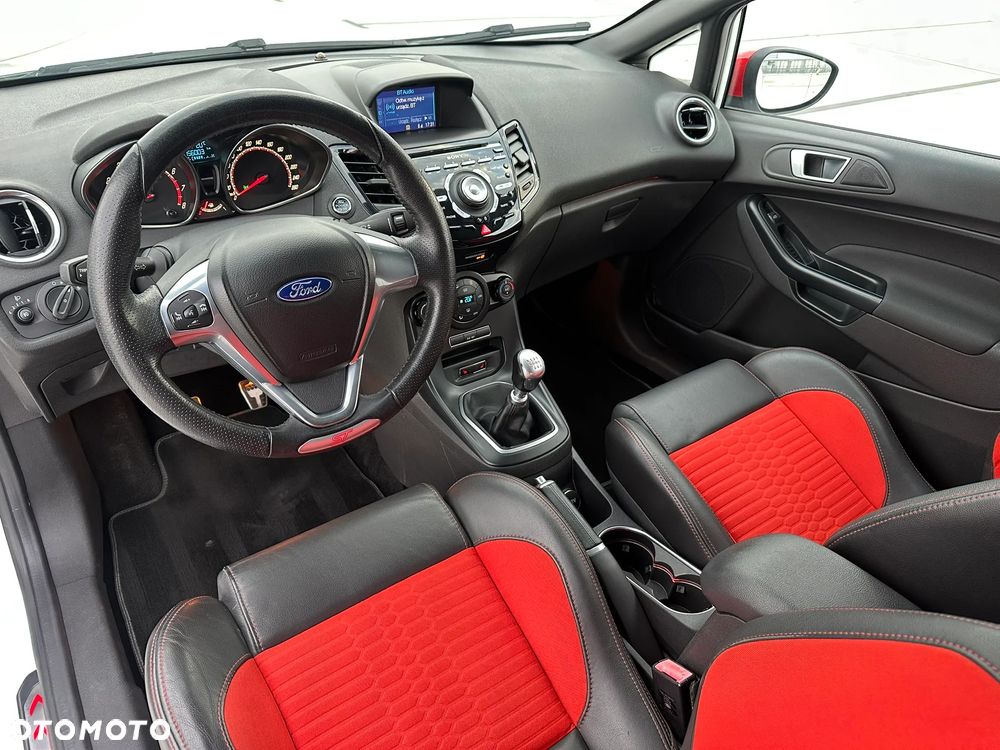 Ford Fiesta 1.6 EcoBoost ST - 11