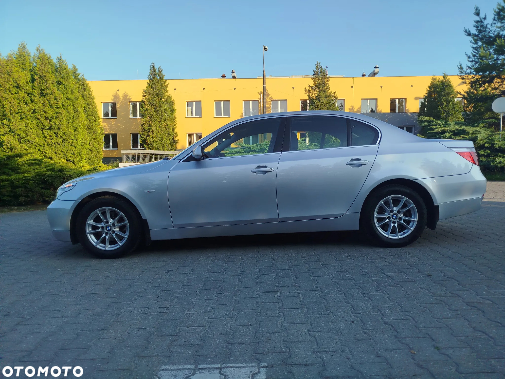 BMW Seria 5 520i - 3
