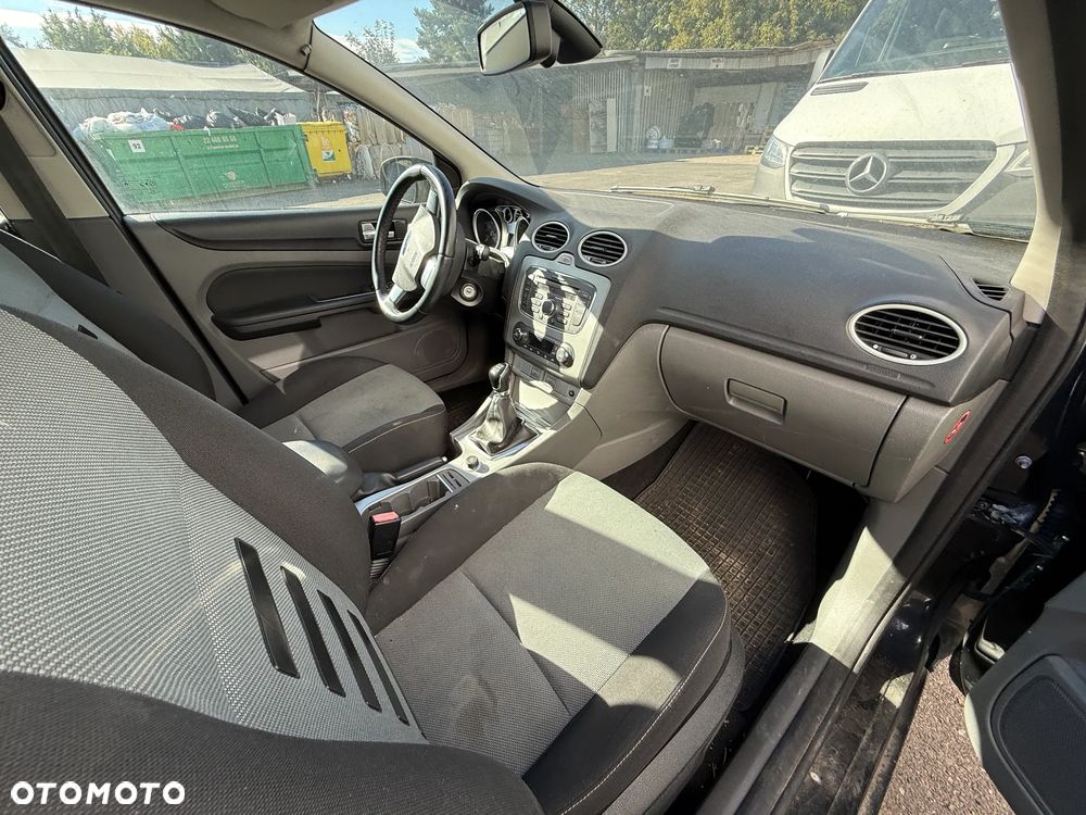 Ford Focus 1.8 TDCi Ambiente - 11