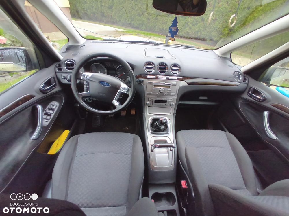 Ford Galaxy - 10