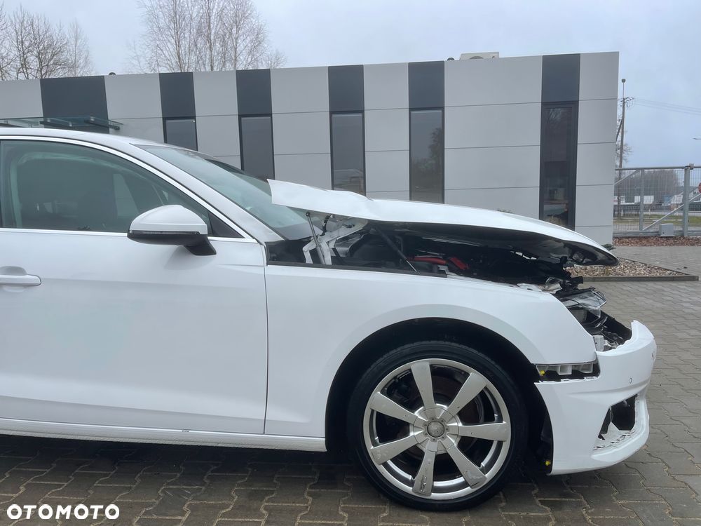 Audi A4 Limousine - 4