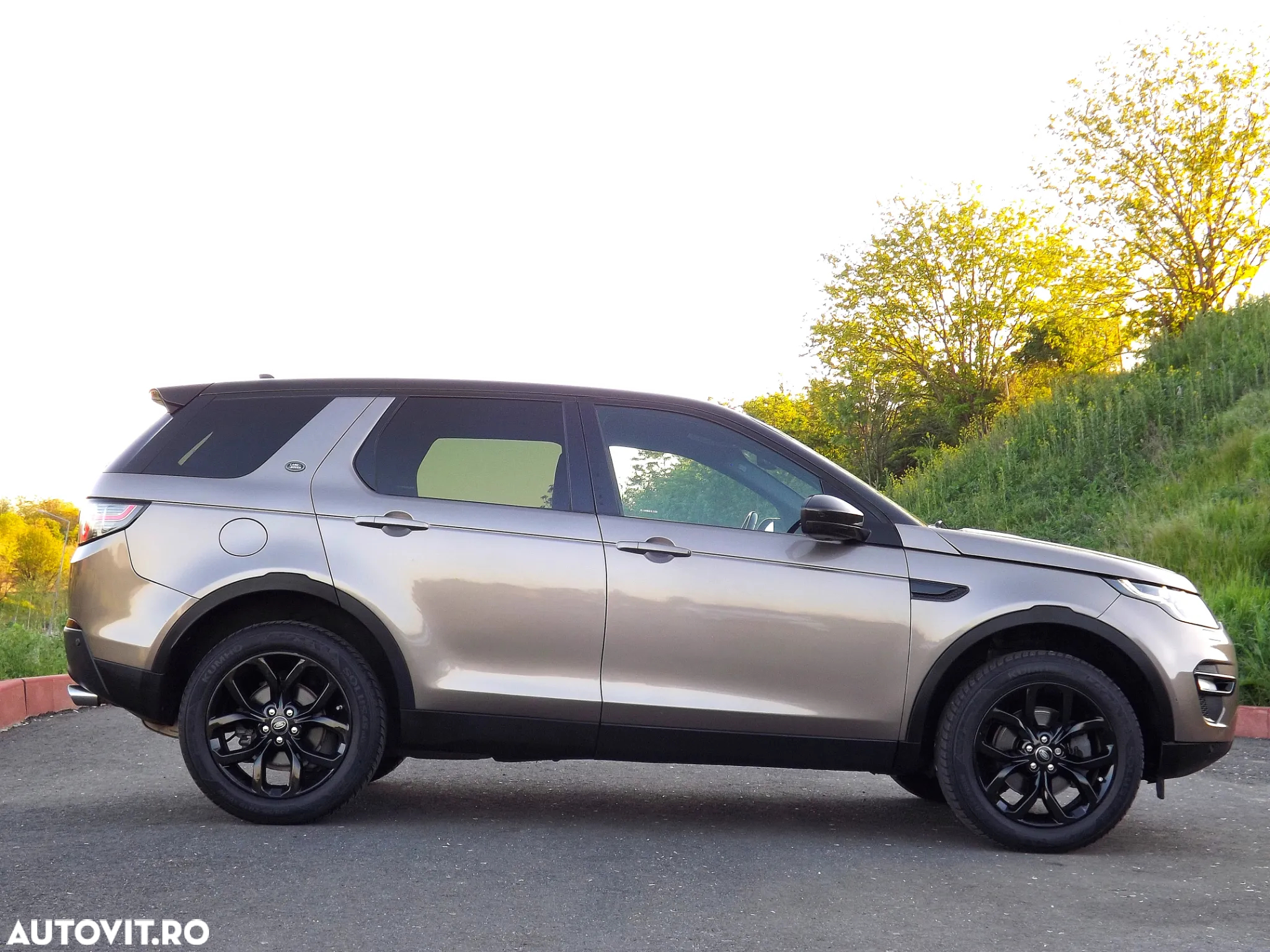 Land Rover Discovery Sport 2.0 l TD4 HSE Luxury Aut. - 5