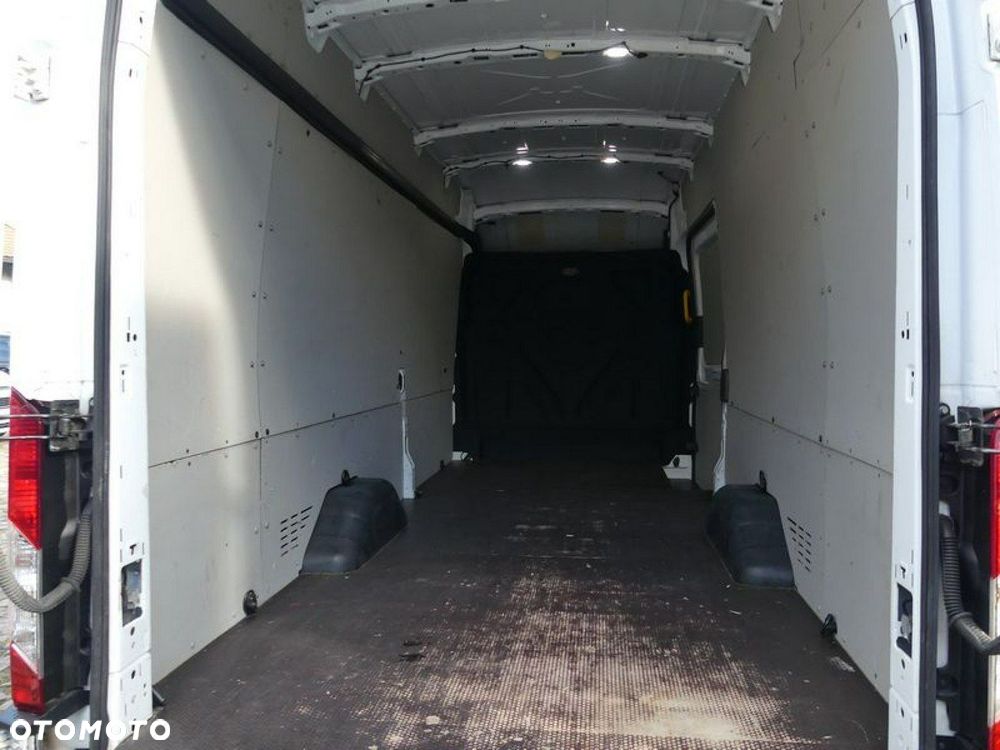 Ford Transit - 9