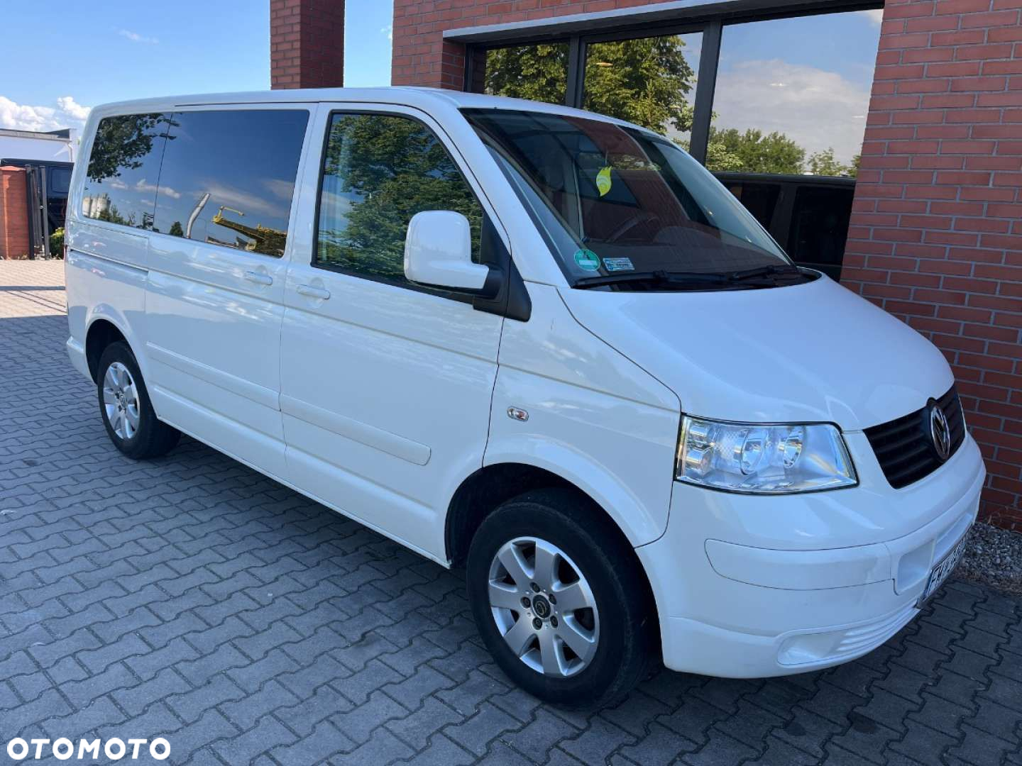 Volkswagen Caravelle - 2