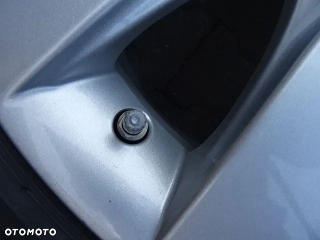 5x120x72,5 7,5Jx17 ET37 Koła letnie BMW Seria 3 z czujnikami ciśnienia - 6