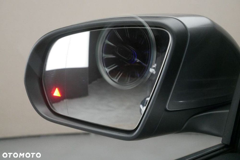 Mercedes-Benz GLA - 31