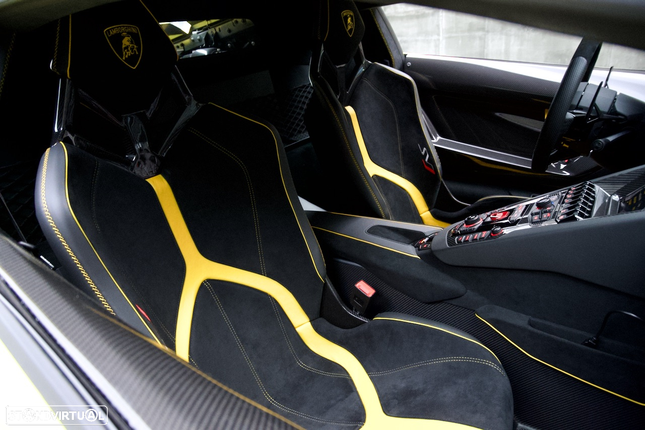 Lamborghini Aventador SVJ - 25