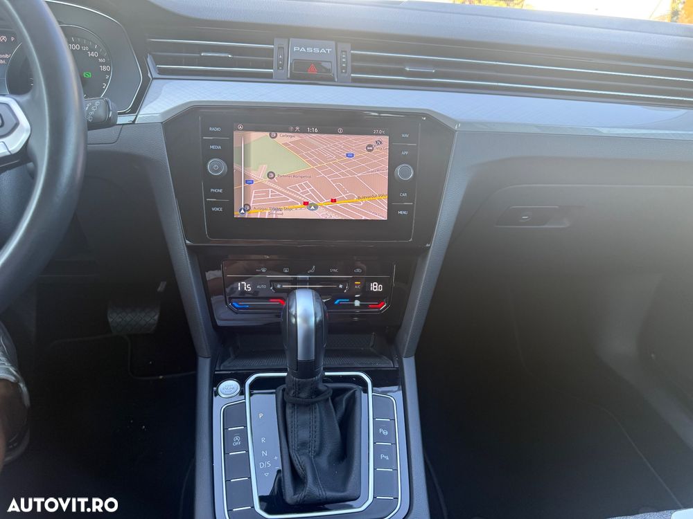 Volkswagen Passat 2.0 TDI DSG (BlueMotion Technology) Comfortline - 18