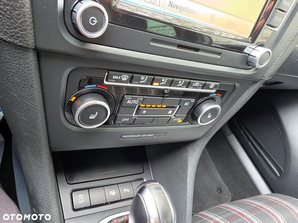 Volkswagen Golf - 15