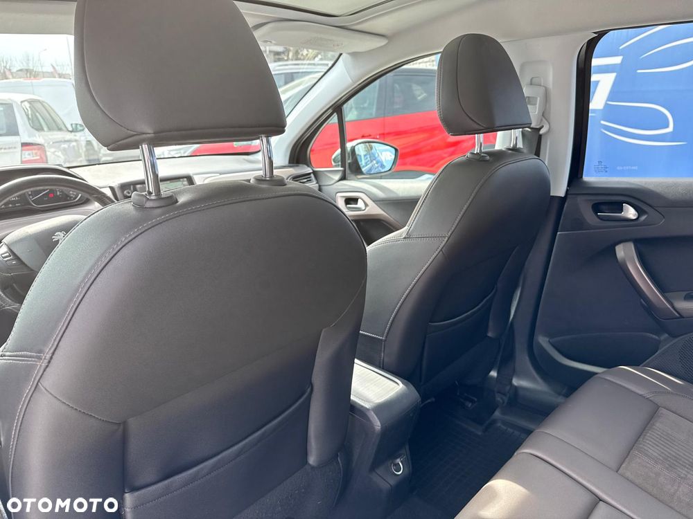 Peugeot 2008 1.6 e-HDi Allure S&S - 13