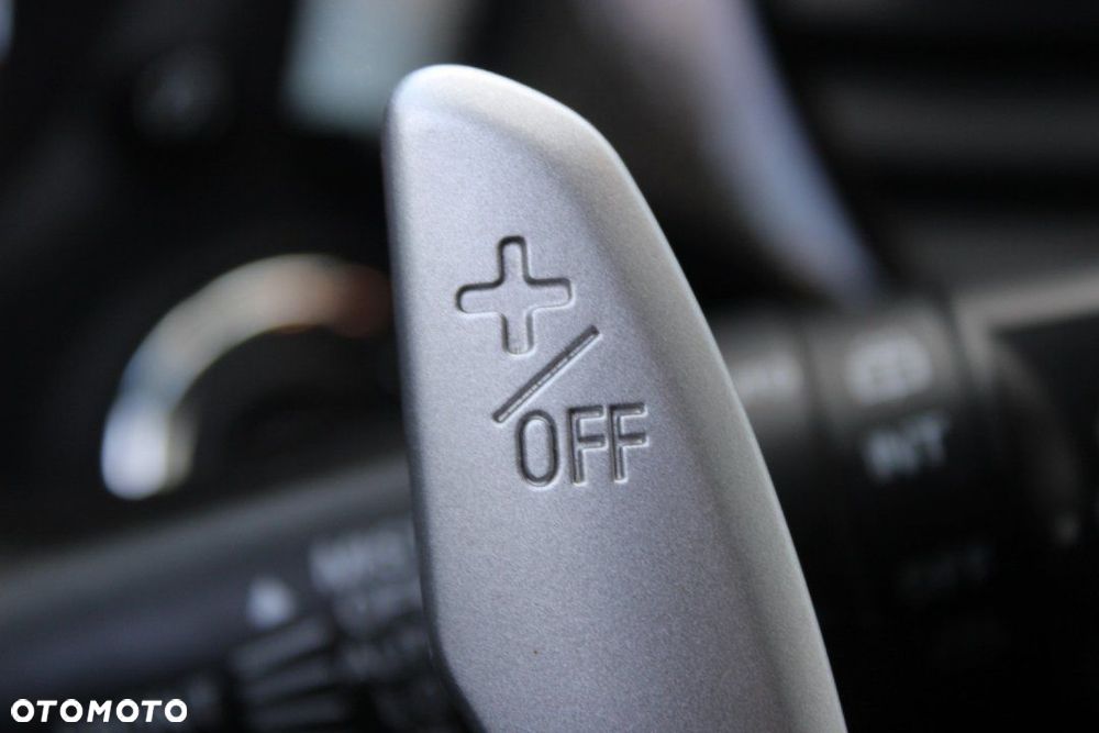 Mitsubishi Outlander - 30