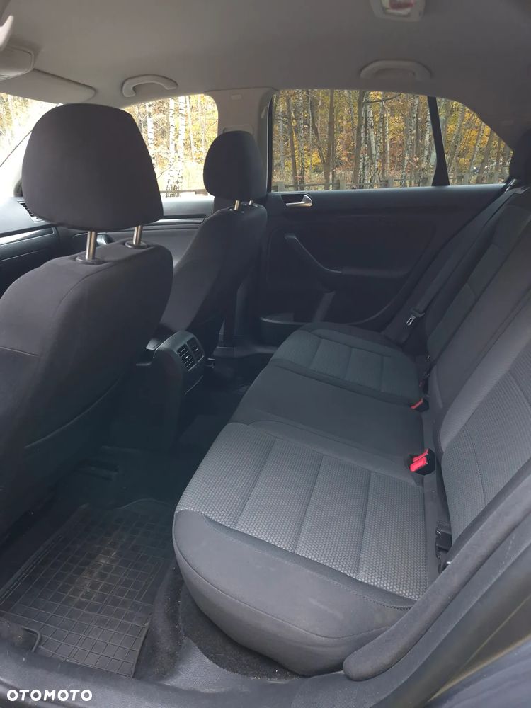 Volkswagen Jetta 1.6 TDI DPF Comfortline - 13
