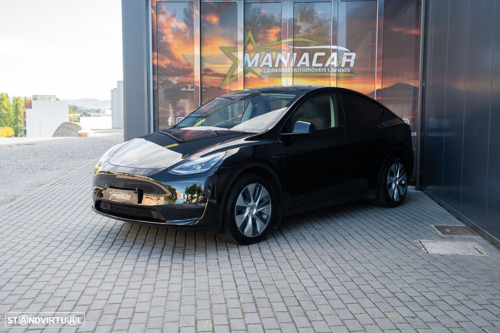 Tesla Model Y Long Range Dual Motor AWD - 4