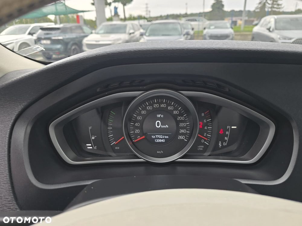 Volvo V40 T3 Drive-E Momentum - 8