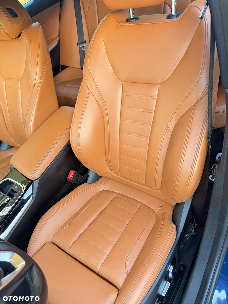 BMW Seria 3 330i xDrive Sport Line - 11
