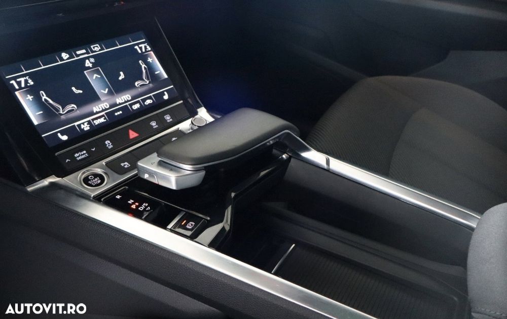 Audi e-tron - 12