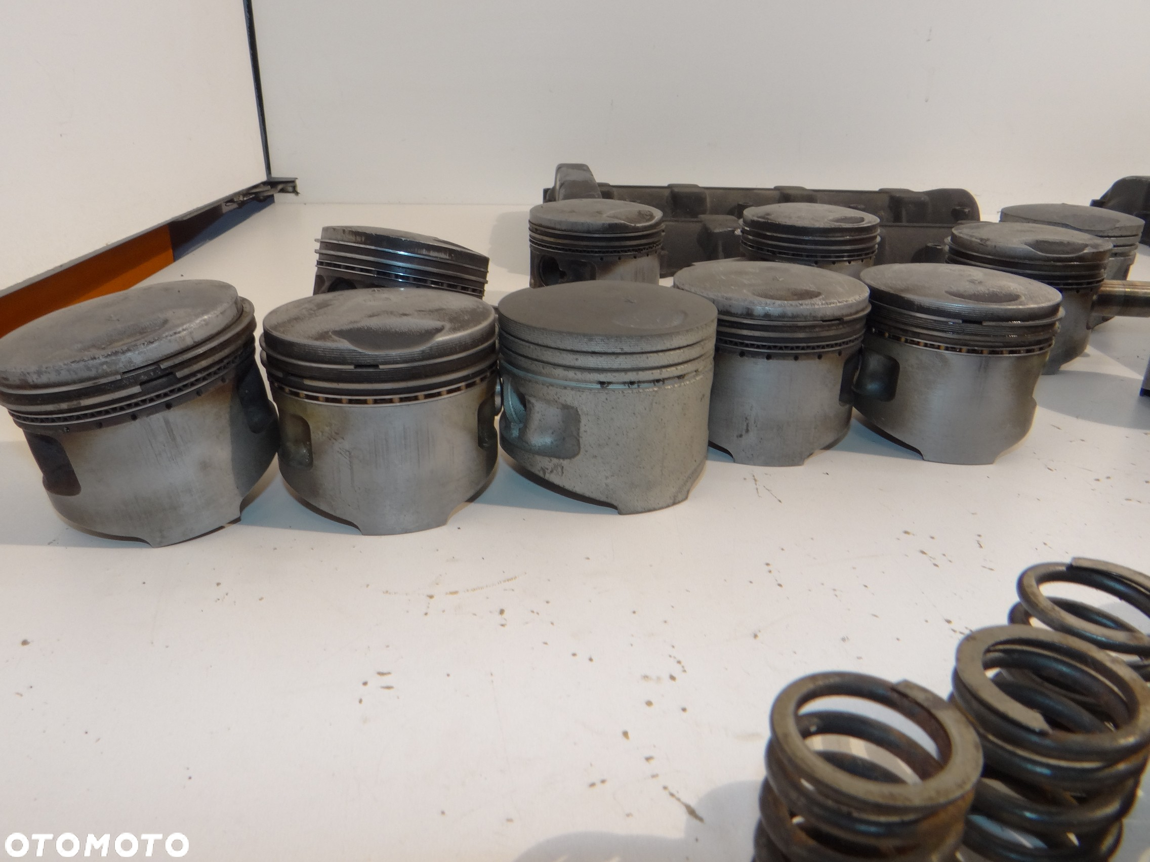 Yamaha XS 750 głowica cylinder tłoki szklanki płytki zaworowe wałek rozrządu pokrywa głowicy Y1238 - 8