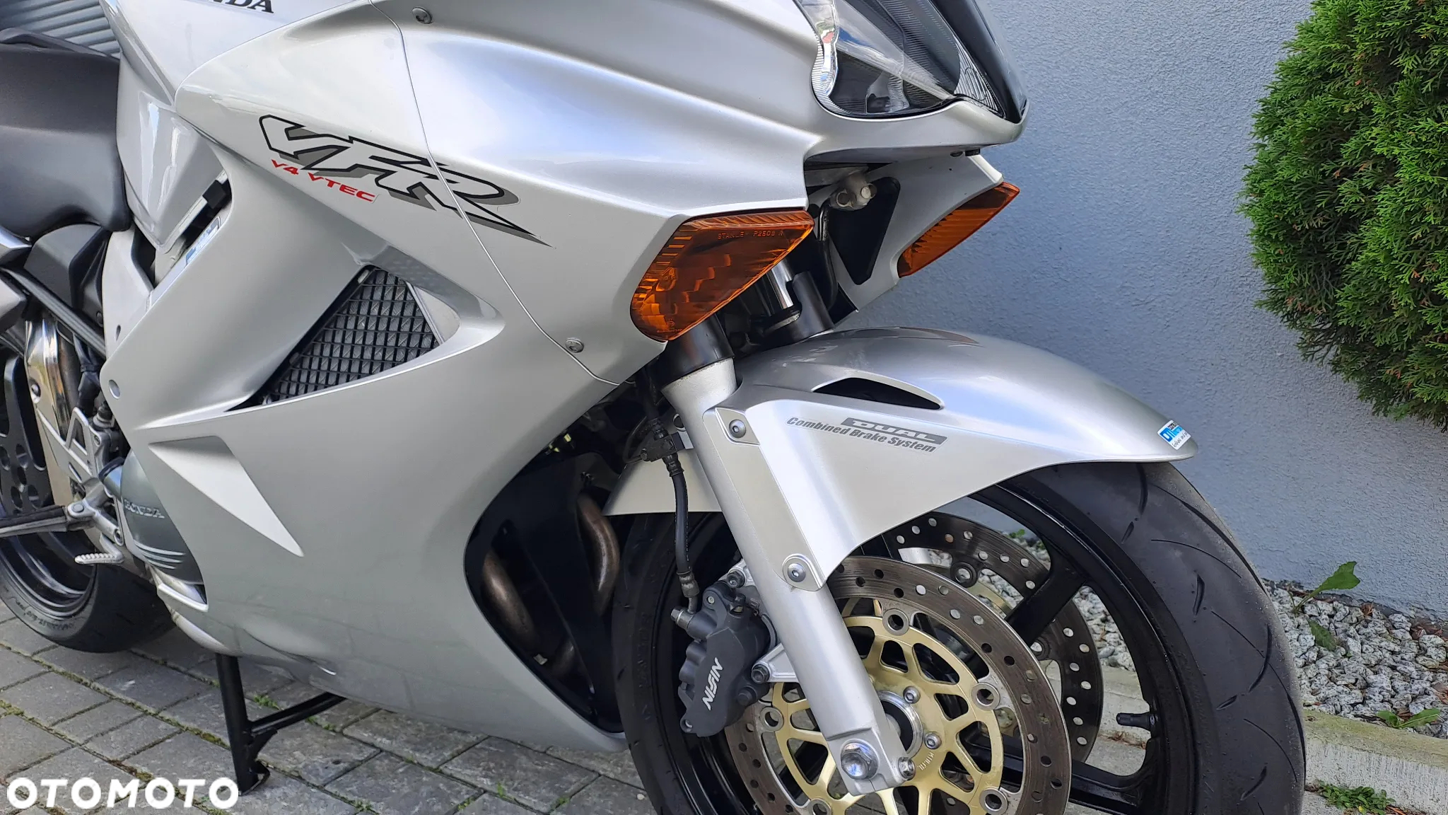Honda VFR - 10