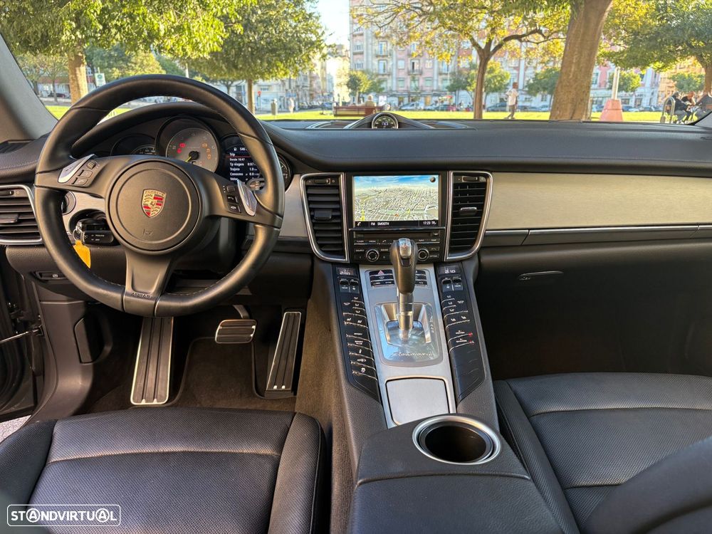 Porsche Panamera - 16