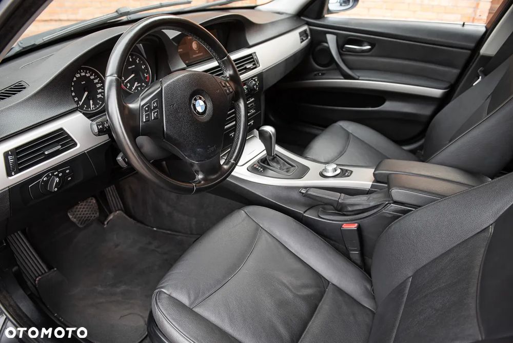 BMW Seria 3 330i - 15
