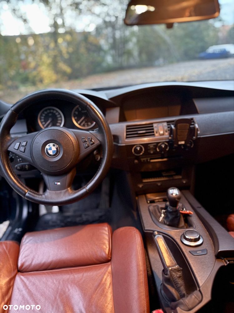 BMW Seria 5 525i - 14