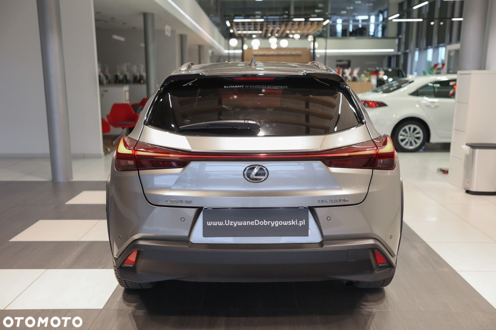 Lexus UX - 5