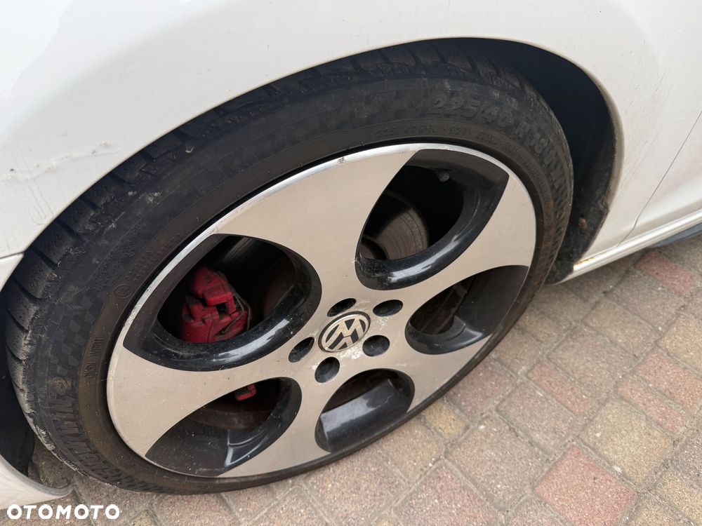 Volkswagen Golf 2.0 GTI adidas - 19