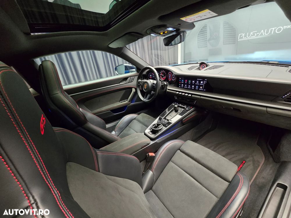 Porsche 911 4 GTS PDK - 28