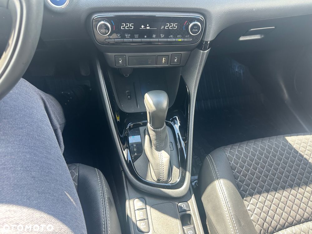 Toyota Yaris Hybrid 1.5 Selection Style - 13