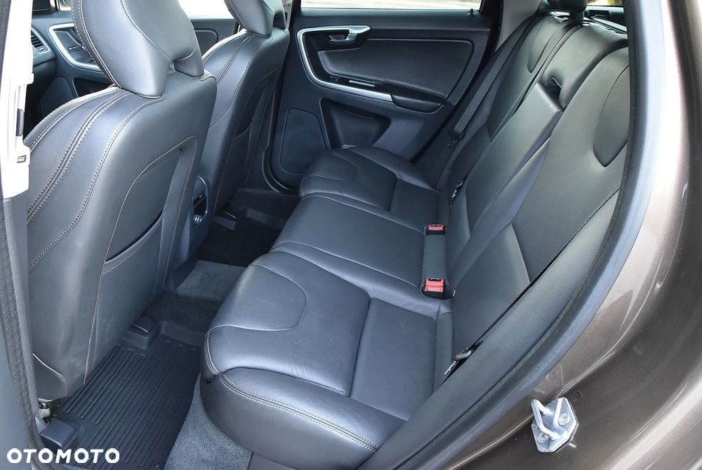 Volvo XC 60 D4 Geartronic Summum - 19