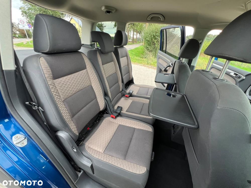 Volkswagen Touran - 29