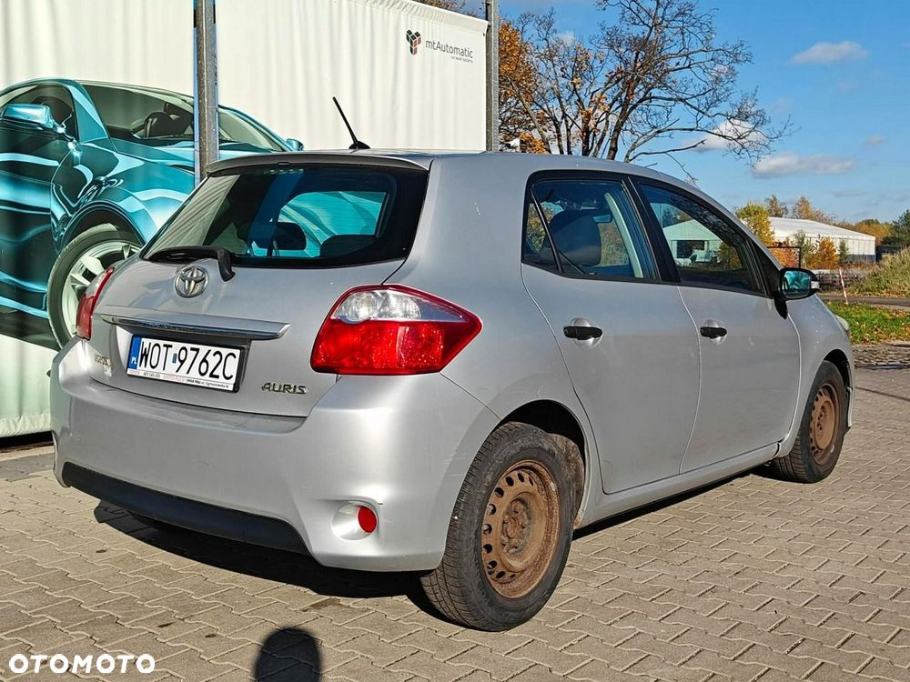 Toyota Auris - 5