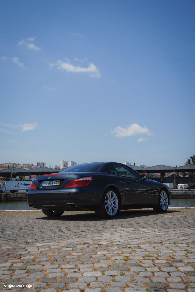 Mercedes-Benz SL 350 Standard - 32