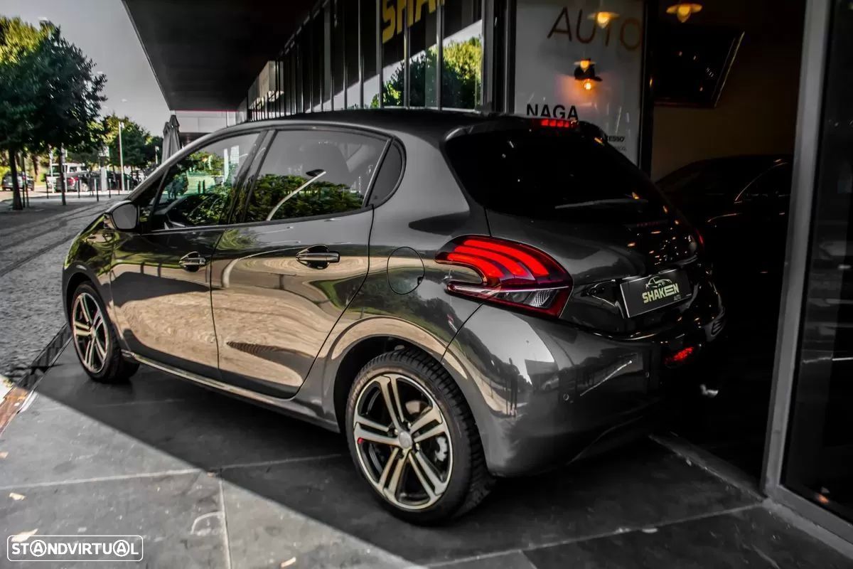 Peugeot 208 1.2 PureTech GT Line - 3