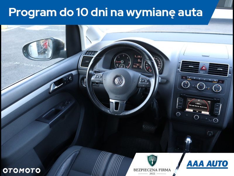Volkswagen Touran - 8