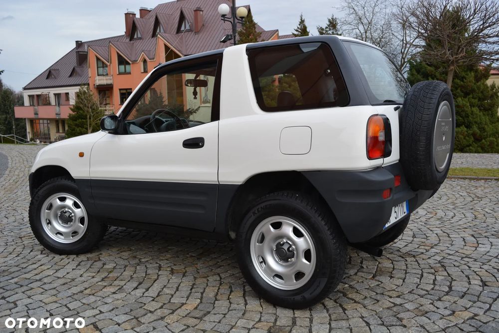 Toyota RAV4 2.0 - 37