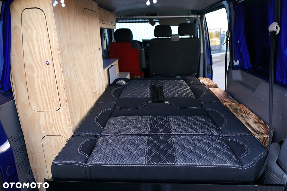 Volkswagen Transporter - 18