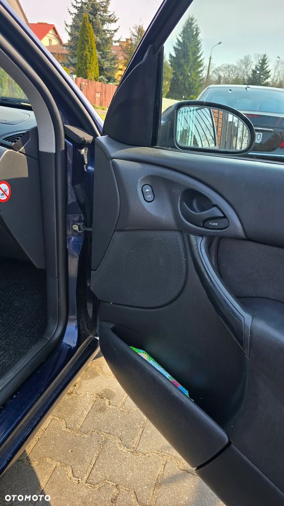 Ford Focus Ambiente - 9