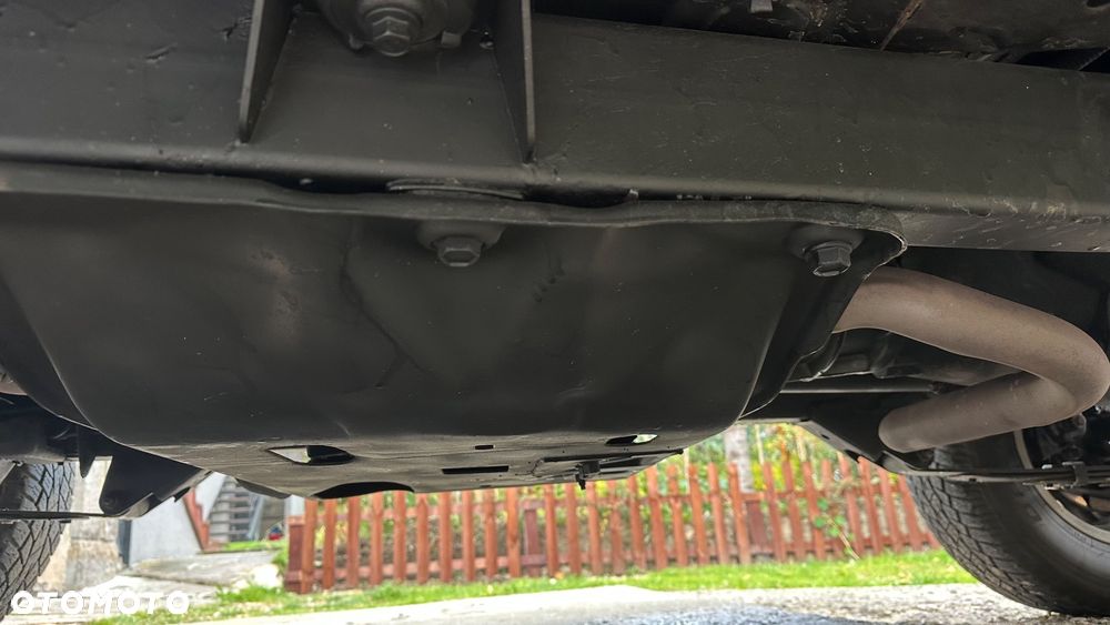 Jeep Wrangler 2.5L - 23