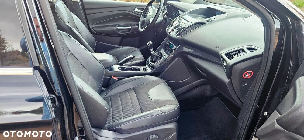 Ford Kuga 2.0 TDCi 4x4 Titanium - 21