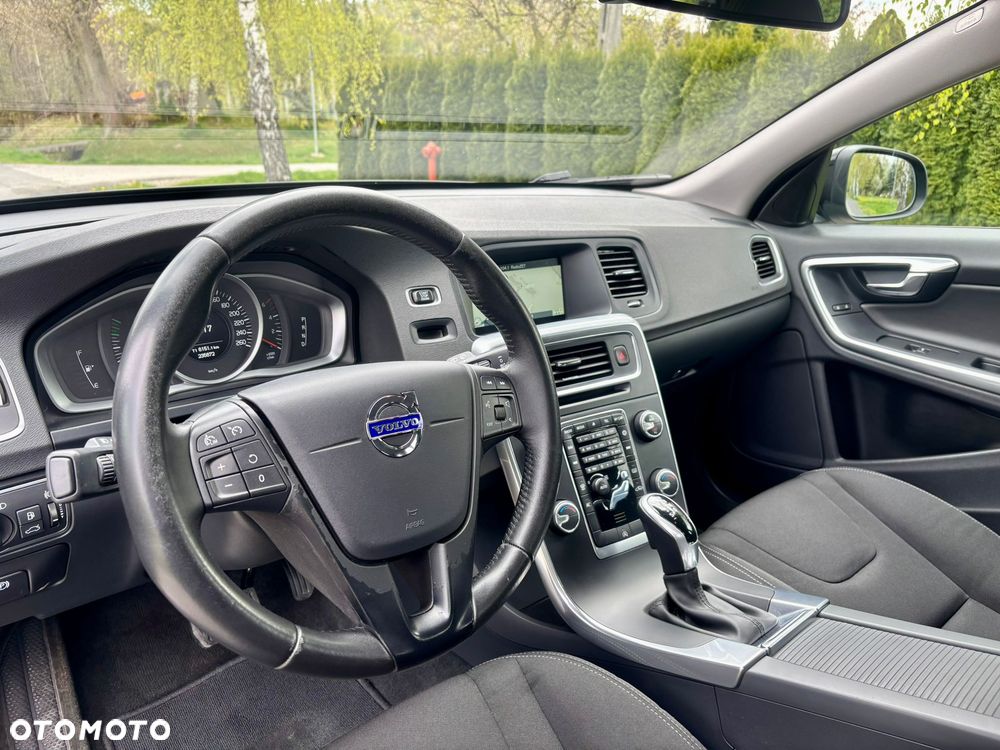 Volvo V60 D2 Drive-E Momentum - 18