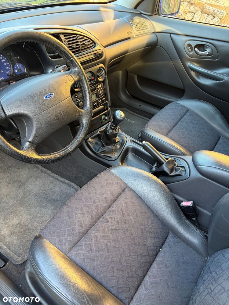 Ford Mondeo - 8