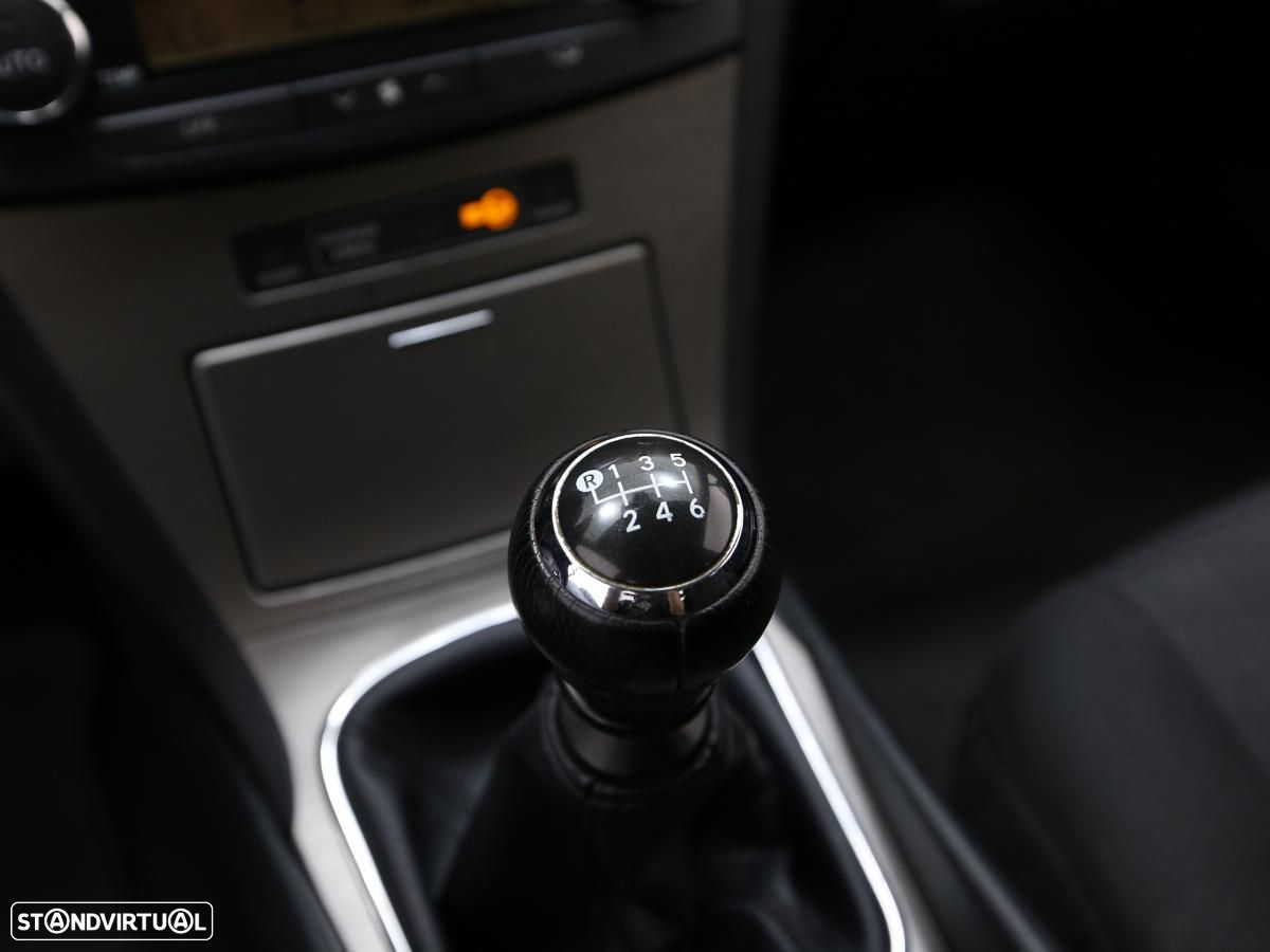 Toyota Avensis SW - 21