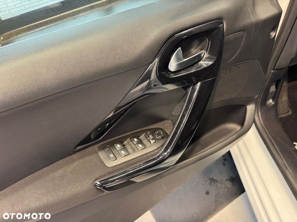 Peugeot 208 PureTech 110 Stop & Start EAT6 Allure - 22