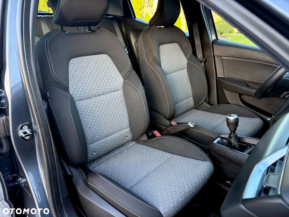 Renault Clio TCe 90 EVOLUTION - 9