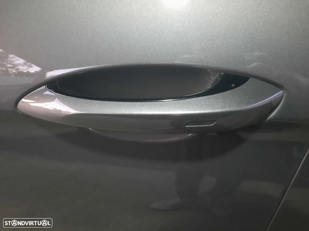 Porsche Panamera 4 E-Hybrid - 26